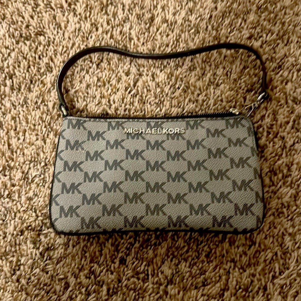 I’m not sure if it’s real brand. Michael Kors